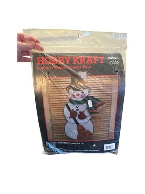 Vintage Hobby Kraft Jumbo Plastic Canvas Kit Snowman with Broom #4546